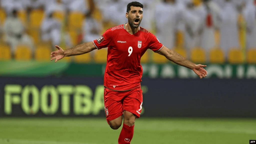 包含赛后新疆广汇调整名单以备葡超，复出首秀环节打磨，更衣室稳定，控场能力受关注的词条