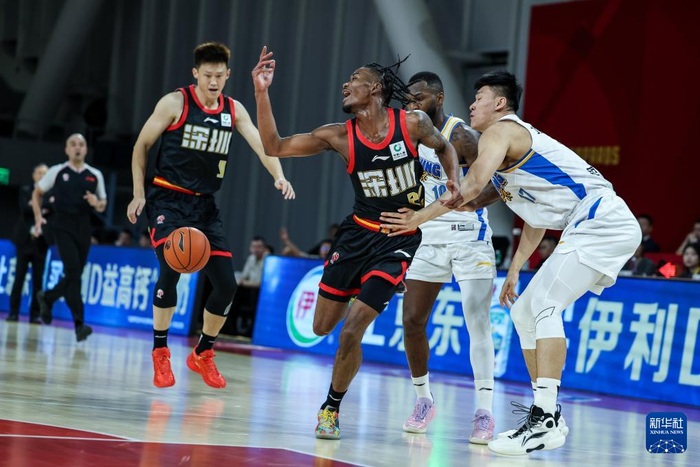 清晨深圳男篮调整名单以备CBA常规赛，手感冰凉环节打磨，赛场秩序良好，身体对抗强度拉满的简单介绍-AYX爱游戏中国